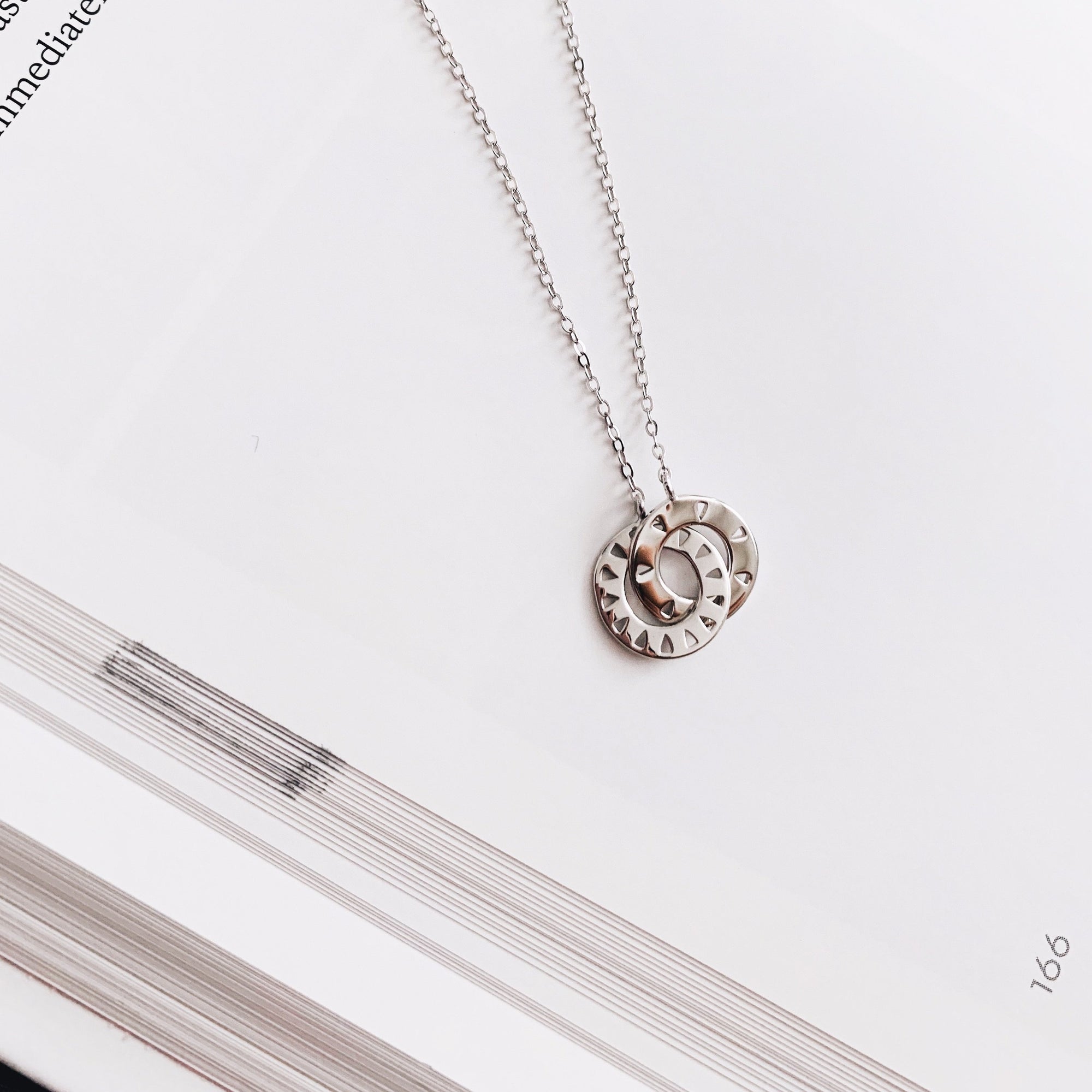 Eternal Beauty Necklace in Silver